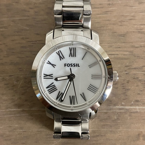NWT Women's Silver Fossil Watch with Roman Numerals